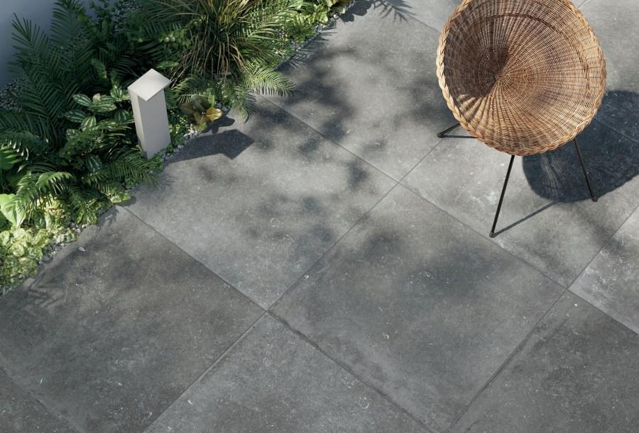 Flaviker X20 Nordik Stone keramisches Terrassenelement Natursteinoptik Grey matt 90x90 cm rekt.