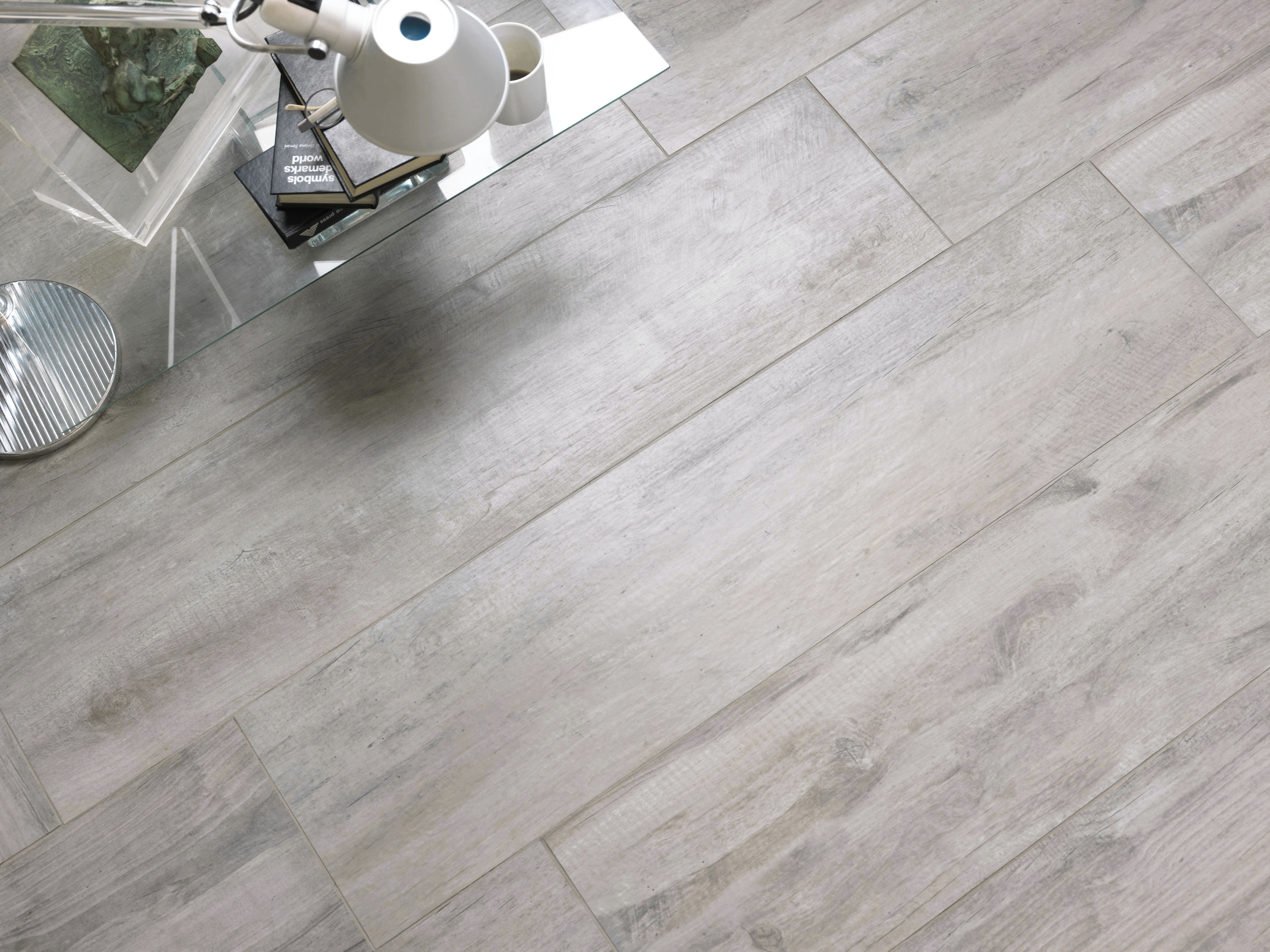 Noem Gres Timber Bodenfliese Hellgrau Holzoptik 20,2x80,2cm rektifiziert R9