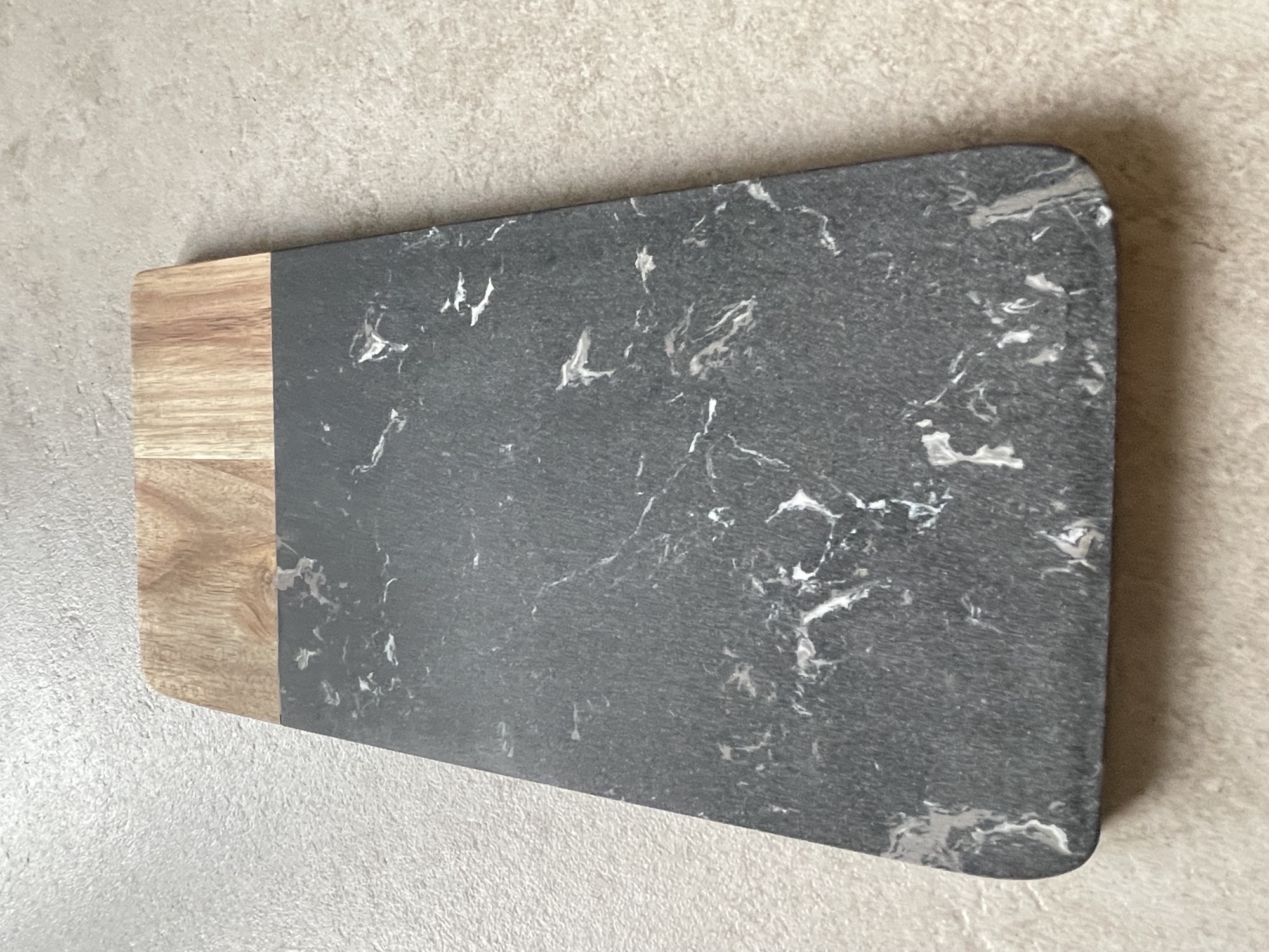 Schneidebrett aus schwarzem Marmor und Holz 30x15x1,3 cm 