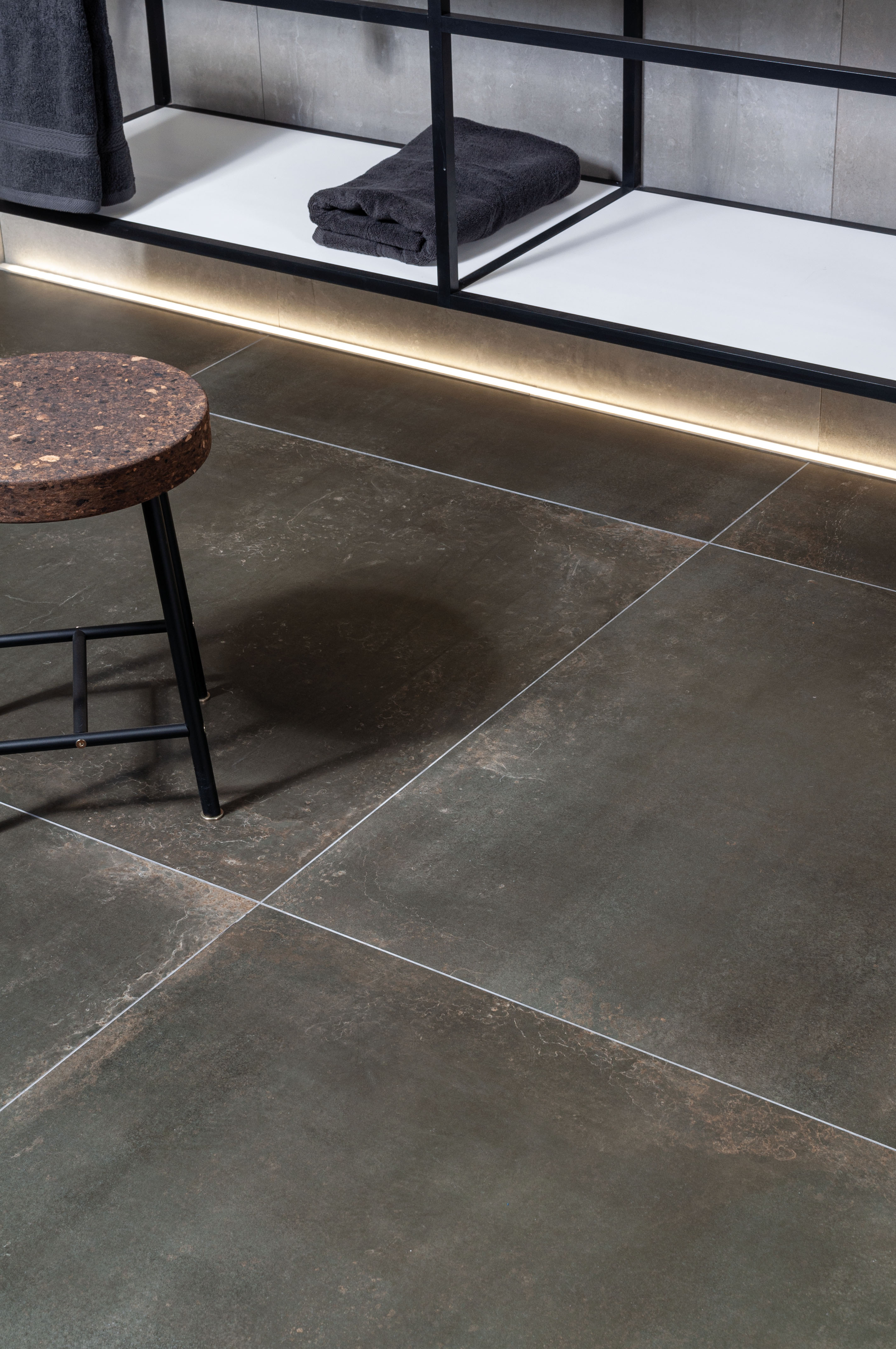 Urbanixx Gres Sveg Bodenfliesen Metalloptik Schwarz matt 60x60 cm rekt. Urbanixx Gres Sveg Bodenfliesen Metalloptik Schwarz matt 60x60 cm rekt.
