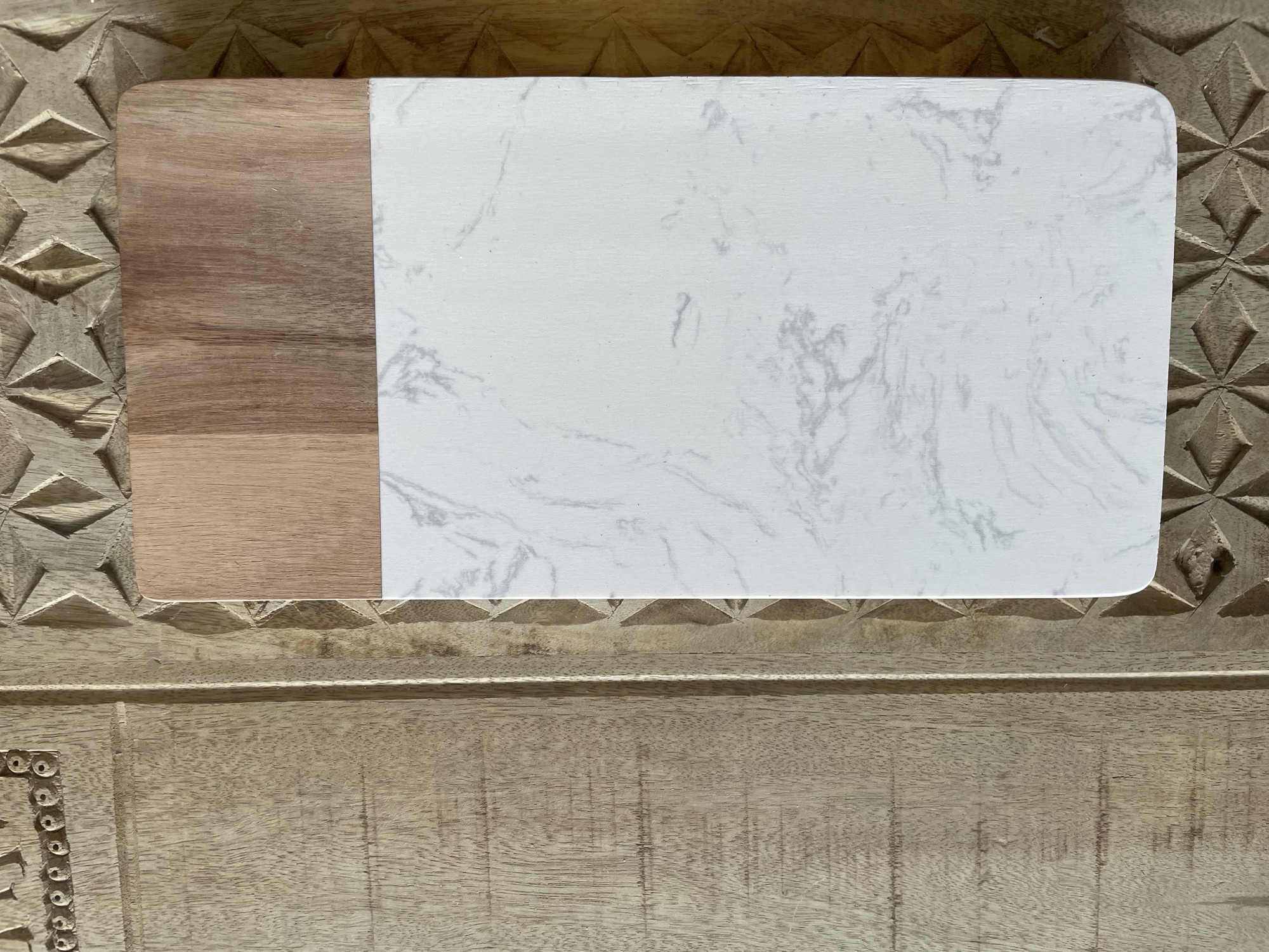 Schneidebrett aus weißem Marmor und Holz 30x15x1,3 cm