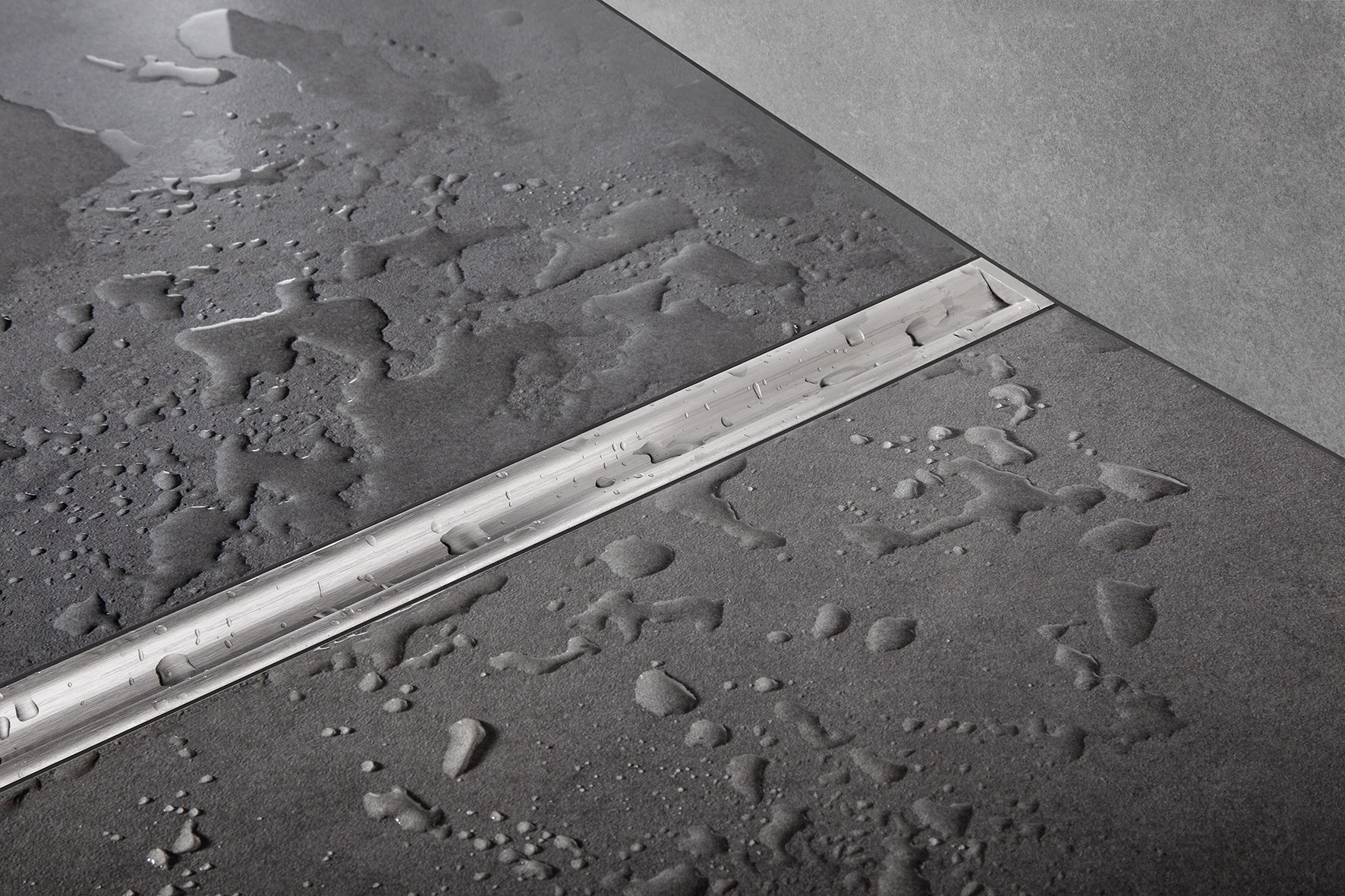 Schlüter KERDI LINE VARIO EB 1,2 m Entwässerungsprofil D9 Cove Edelstahl V4A gebürstet