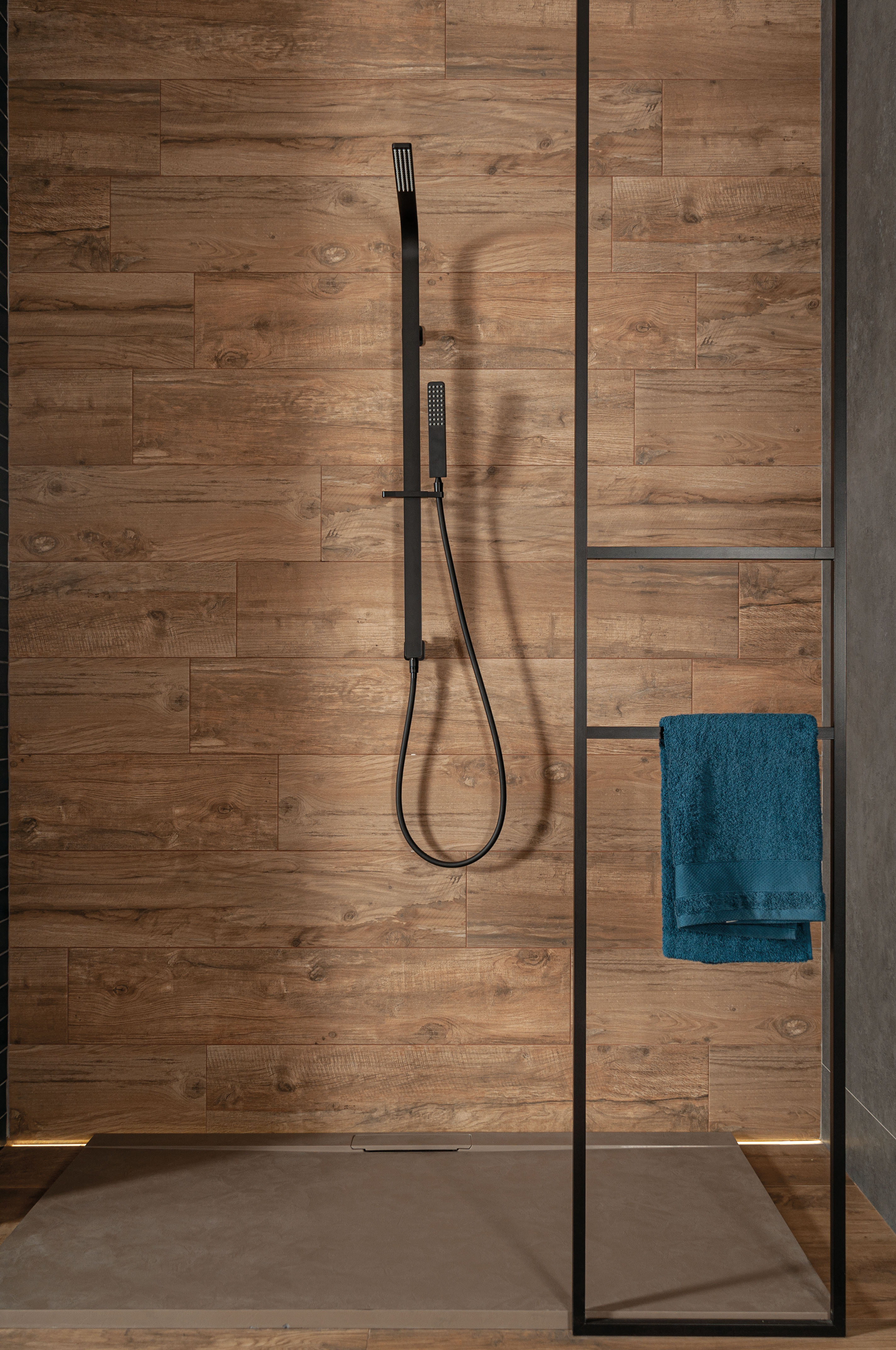 Noem Gres Stockholm Bodenfliesen Holzoptik Braun Matt 10x60 cm rektifiziert R10B