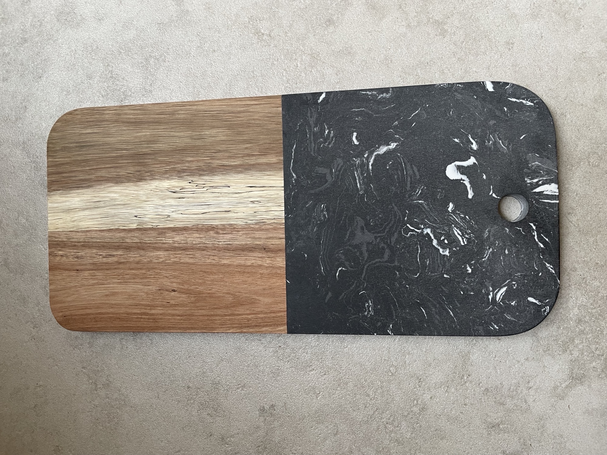 Schneidebrett aus schwarzem Marmor und Holz 38x18x1,5 cm 